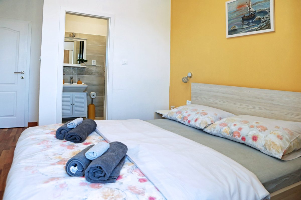 Smaller bedroom