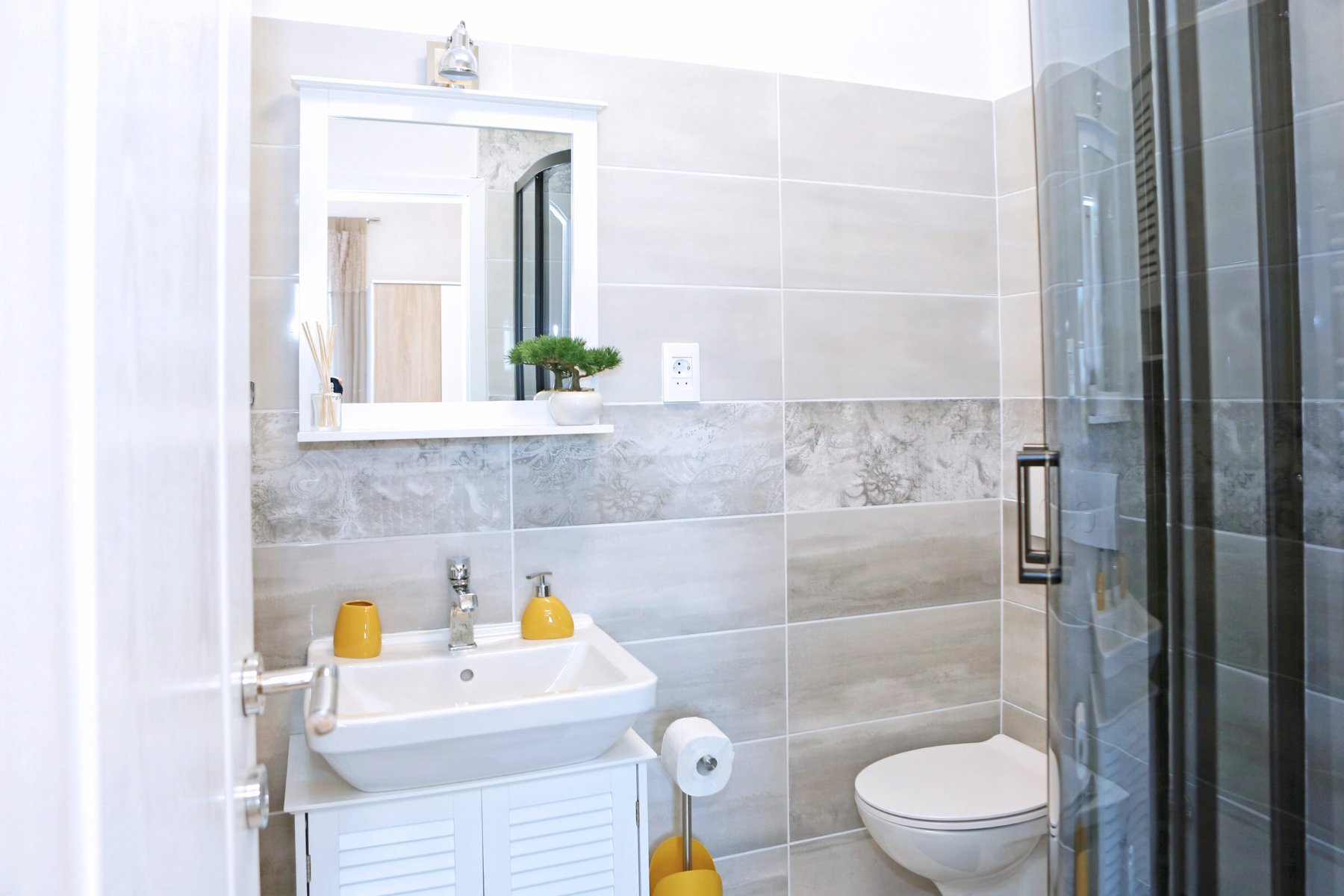 One of the ensuite bathrooms