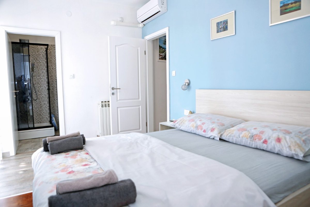 Großes Schlafzimmer