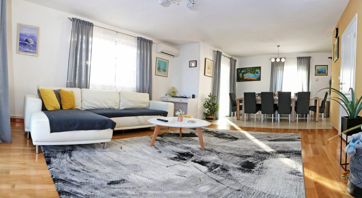 Living room, second view
